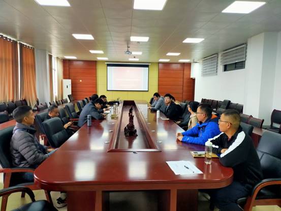 说明: 新闻稿:物理与电子科学(中国)官方网站召开党外人士统一战线工作座谈会